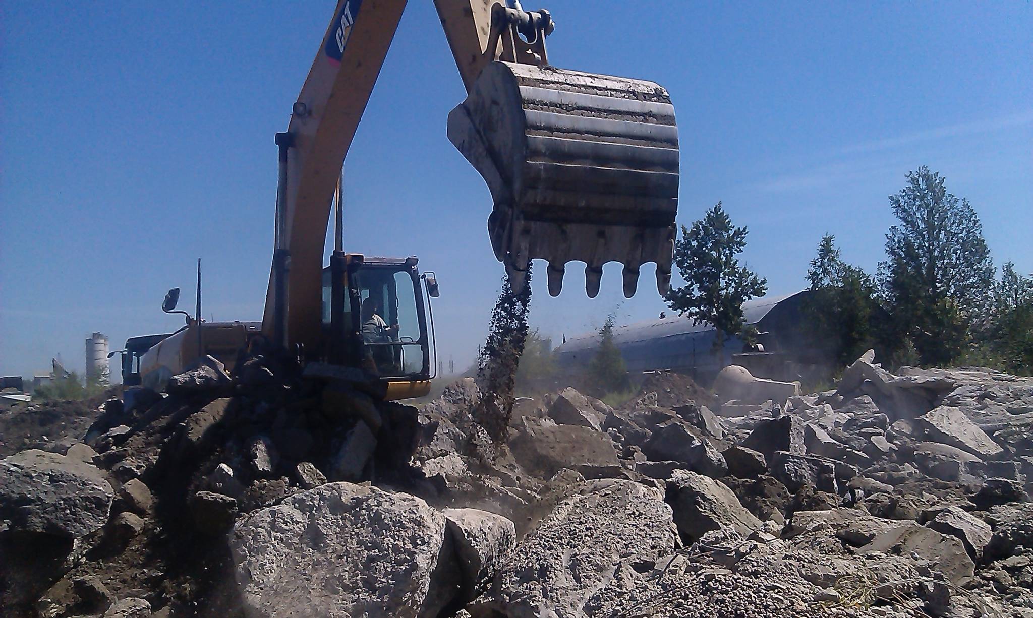betonnyy lom pererabotka i povtornoe ispolzovanie vtoroe dyhanie stroitelnyh othodov
