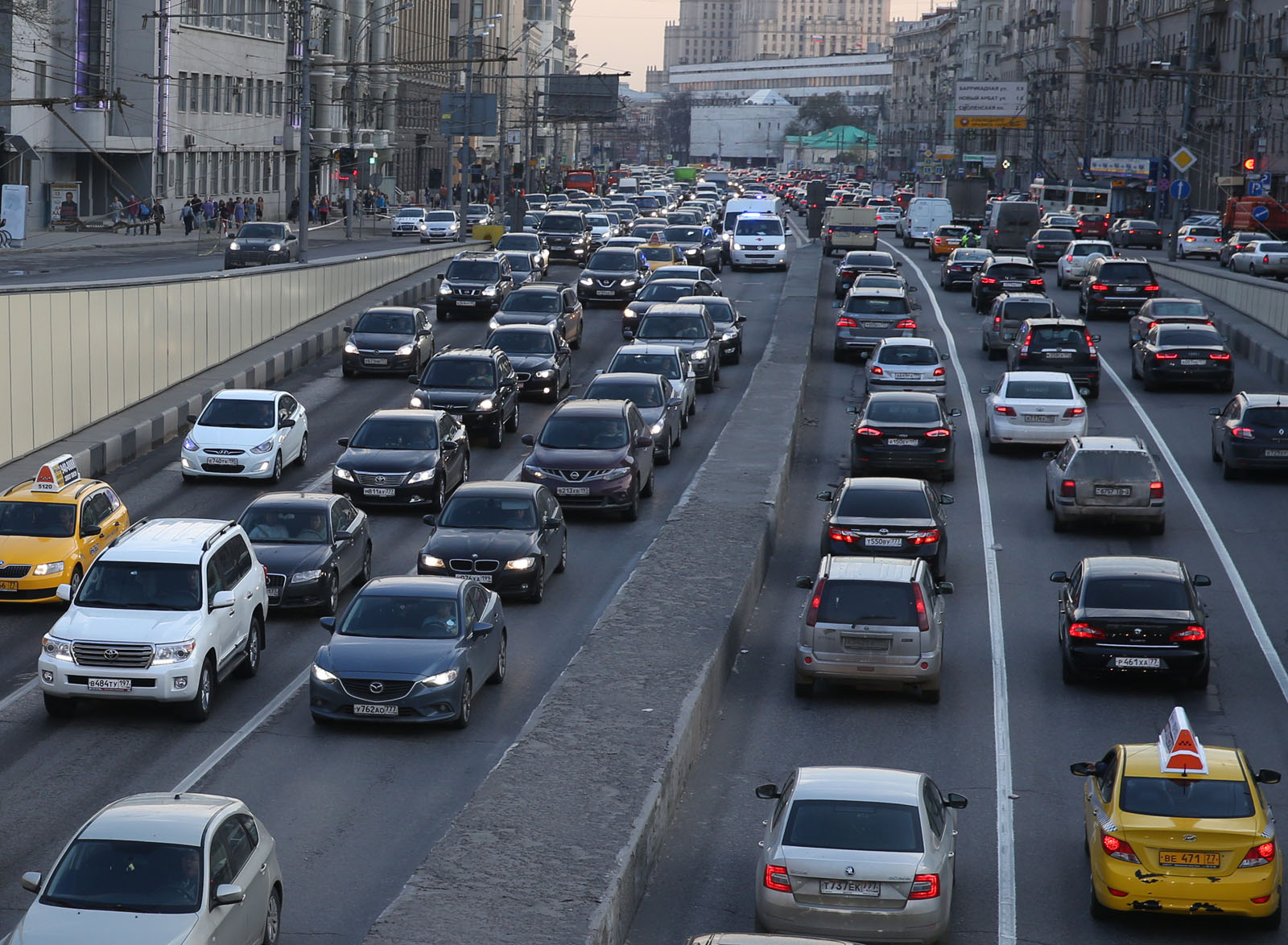 primenenie alternativnyh vidov topliva v dorozhnoy tehnike ekologichnyy put k buduschemu